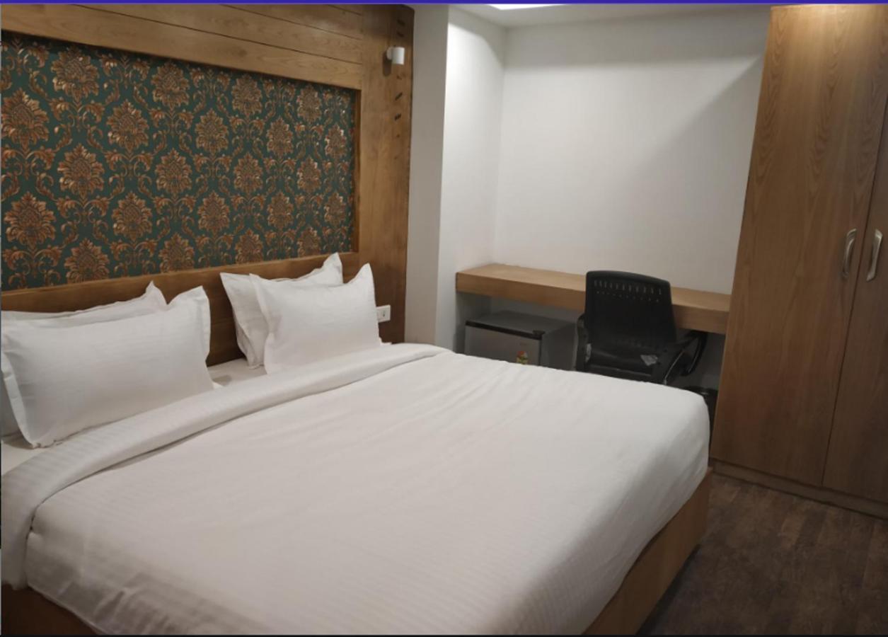 Yashshree Mussoorie Mall Road Екстериор снимка